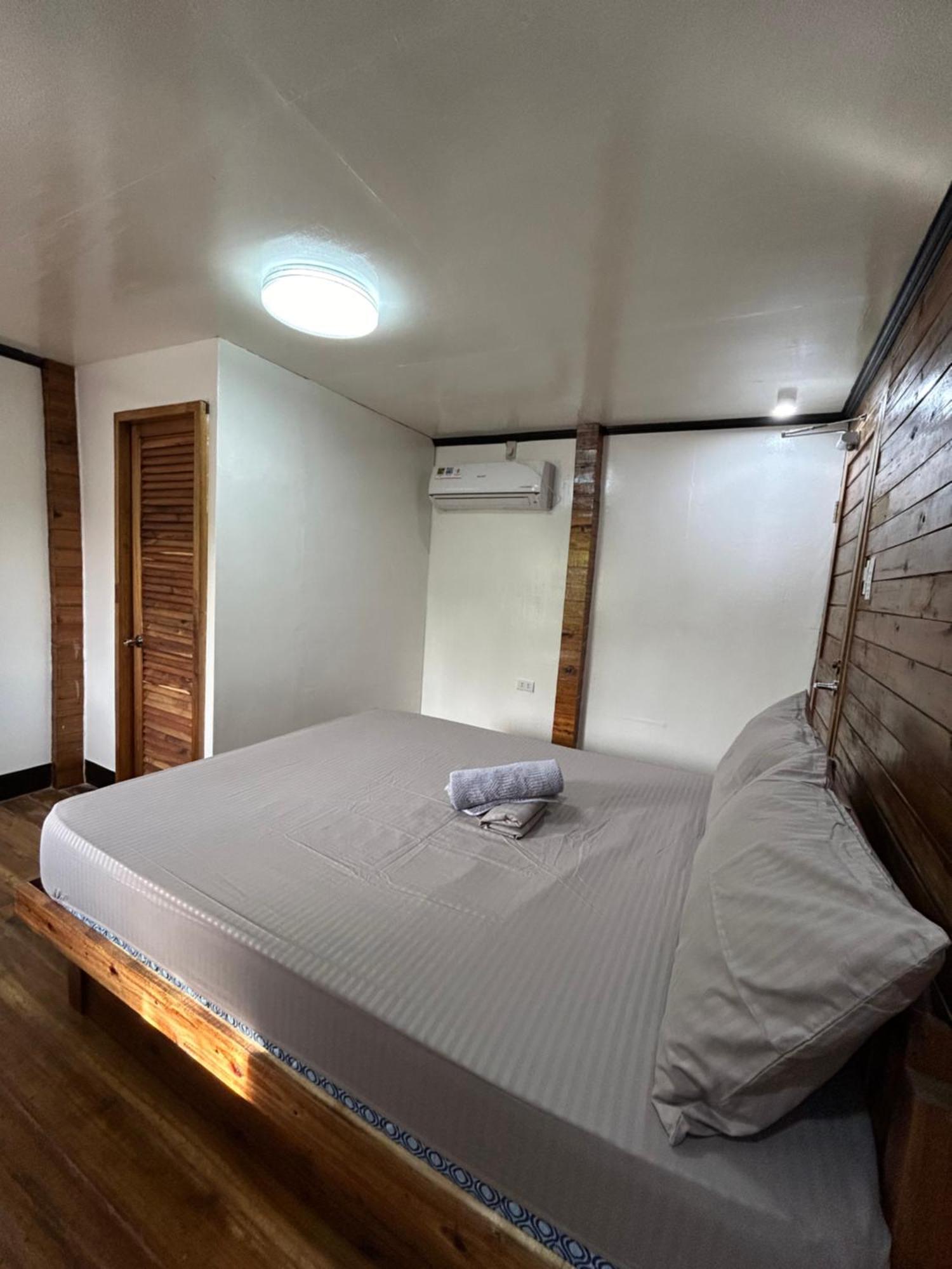 Islanders Hostel Port Barton San Vicente  Exteriör bild